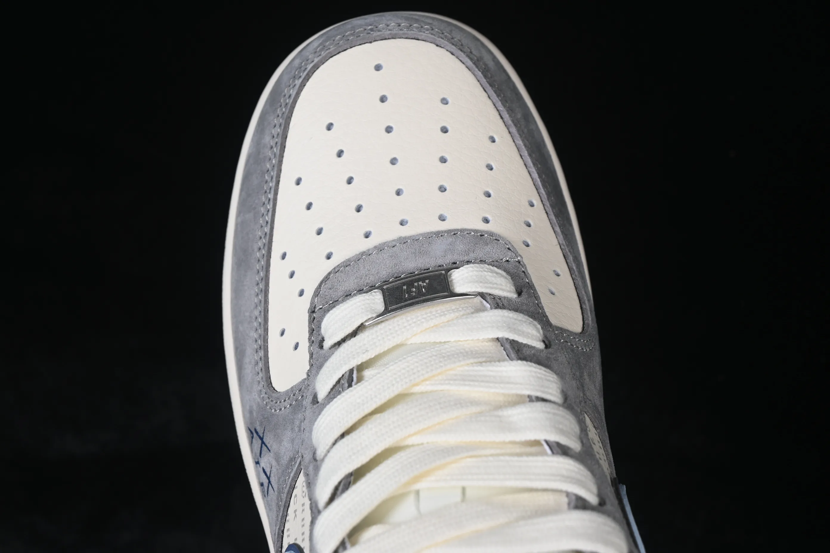 All categories Nk Air Force 1 Air Force series Nk Air Force 1 Low Air Force low top Nike Air Force 1'07 Low Violent Bear joint white blue gray suede Air Force 1 low top casual sneakers XD9314-610